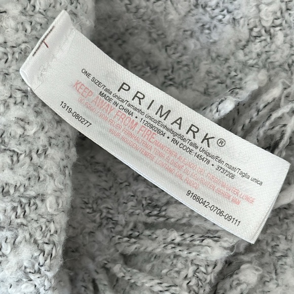 PRIMARK long gray textured slightly tassled 100% Dublin, Ireland scarf - Picture 3 of 7